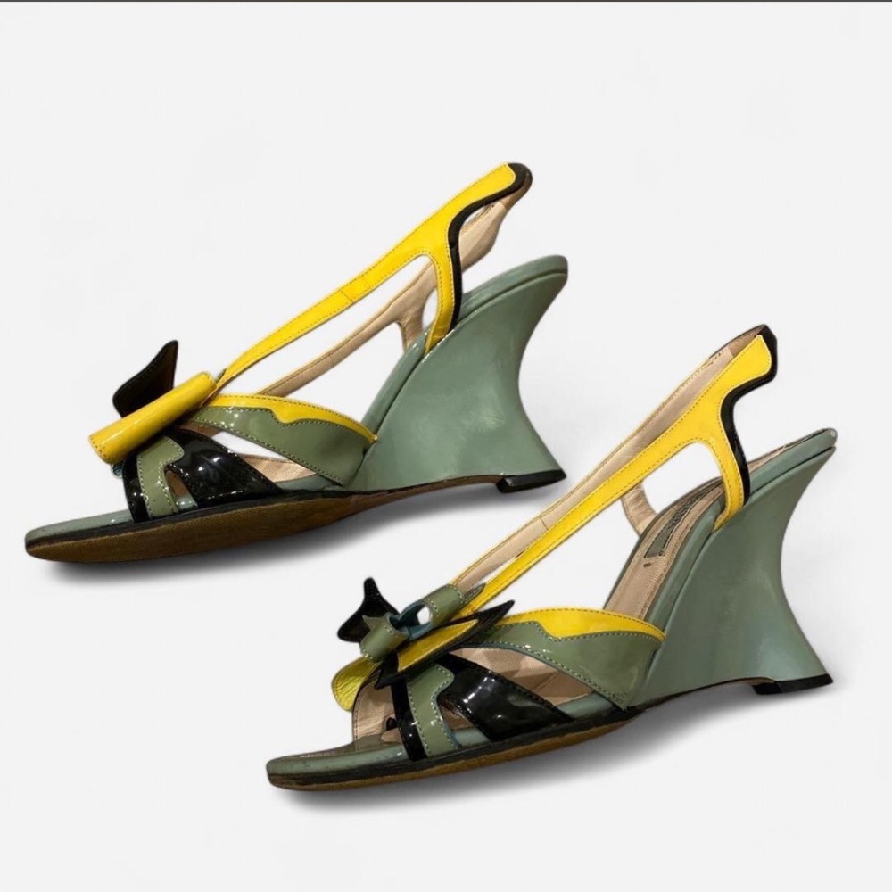 SS12 Hot Rod Prada Yellow, Sage Green & Black Patent Leather Bow Slingback Heels - Picture 3 of 7